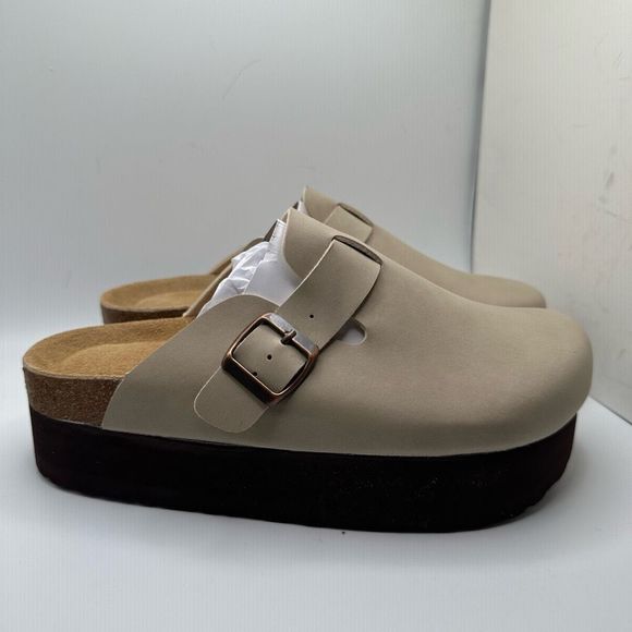 CUSHIONAIRE Women's Cork Footbed Platform Clog 9 SAND - Picture 1 of 7